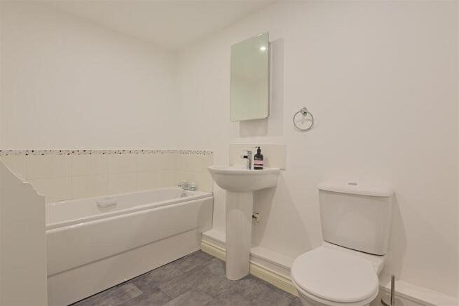 Charlton Court, Manor Park Newcastle Upon Tyne, NE7 photo 4