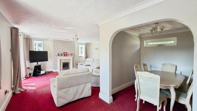 4 bed Detached for sale Image 9