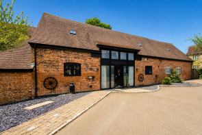 Knysna, Hill Road, Lewknor, Watlington OX49 5TS