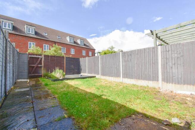 Grenadier Close, Bedford, MK41 photo 4