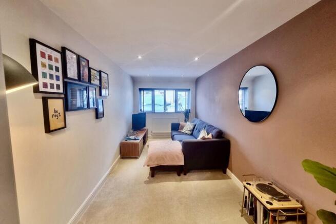 4 bed Detached for sale Image 8