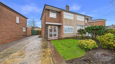 Roundmoor Drive, Cheshunt, Waltham Cross