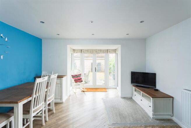 3 bed Semi-Detached for sale Image 8