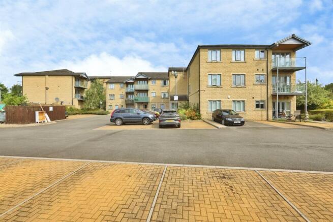 2 bed Flat for sale Image 9