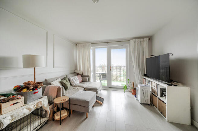 1393636-10-6943ea...