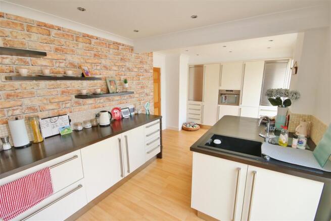 Kitchen/Breakfast Room