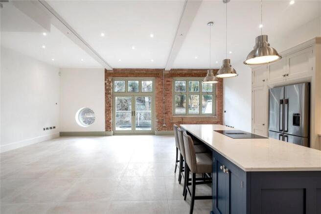 3 bed Terraced for sale Image 9