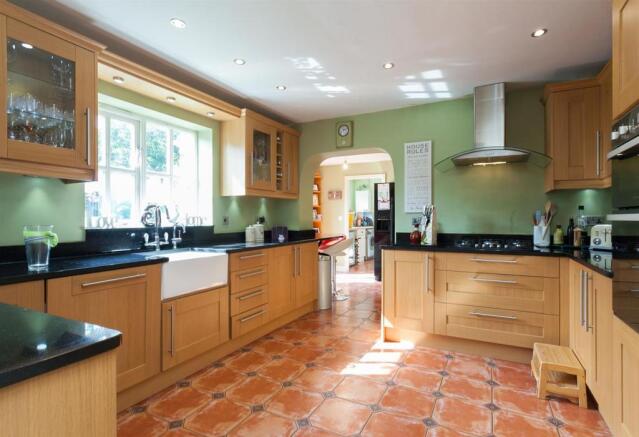 Kitchen 3.jpg