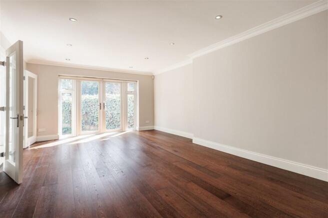 MC Kendal Avenue 14