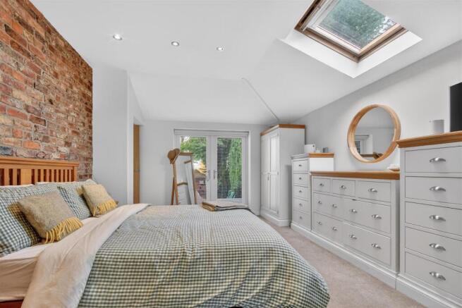 4 bed Barn Conversion for sale Image 6