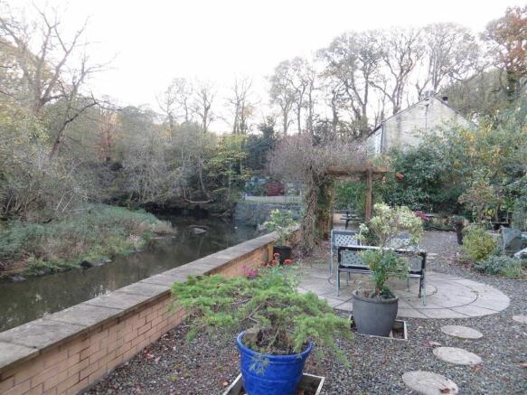 COMMUNAL GARDENS