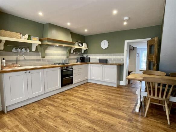 Kitchen/Dining Room