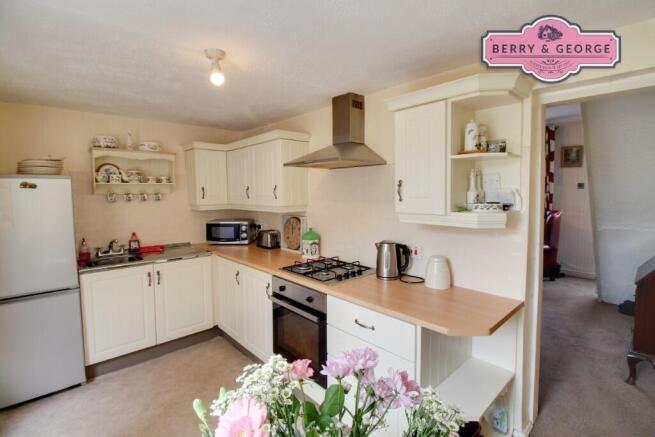 KITCHEN / DINER
