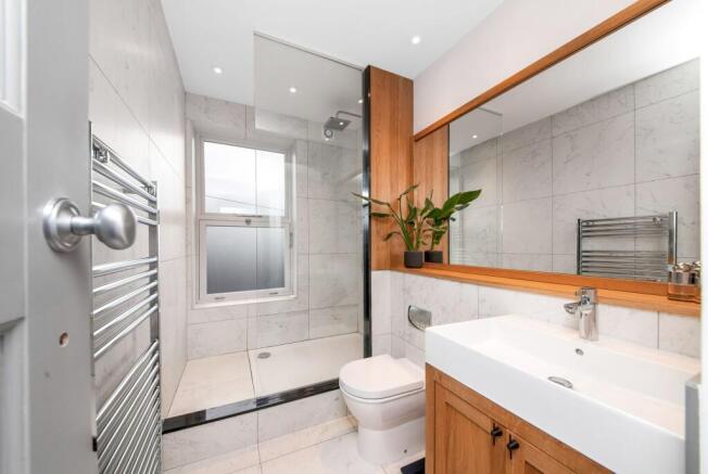 3 bed Terraced for sale Image 11