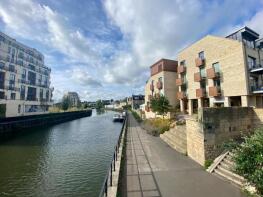 Flat 11, South Building River View Court, Victoria Bridge Road, Westmoreland, Bath BA1 3FA