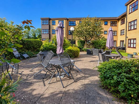 1-bed flat on Millfield Court, Huntingdon, Cambridgeshire., £95,000