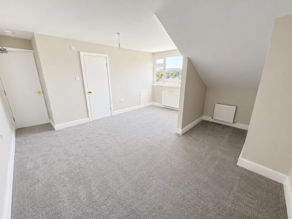 3 bed Terraced for sale Image 12