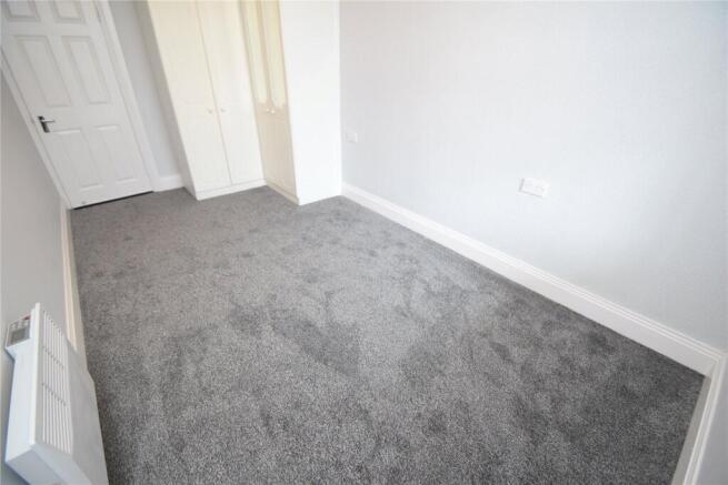 2 bed Apartment to rent Image 6