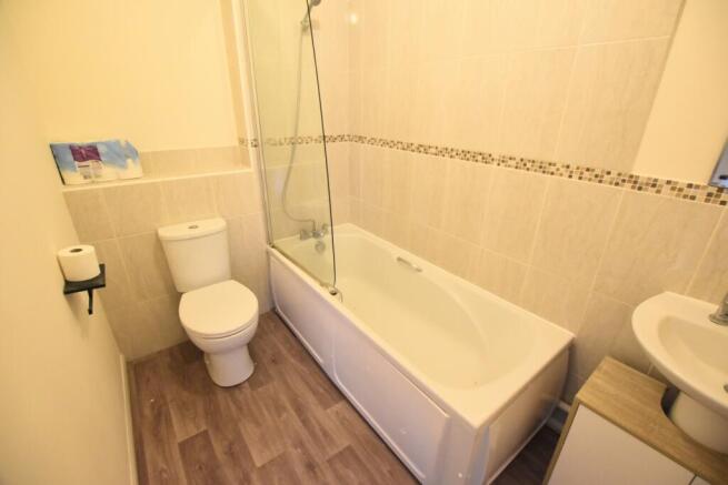 4 Launde bathroom new