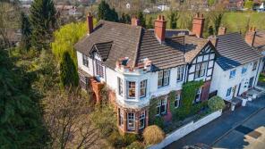 14, Battlefield Hill, Wombourne WV5 0JJ