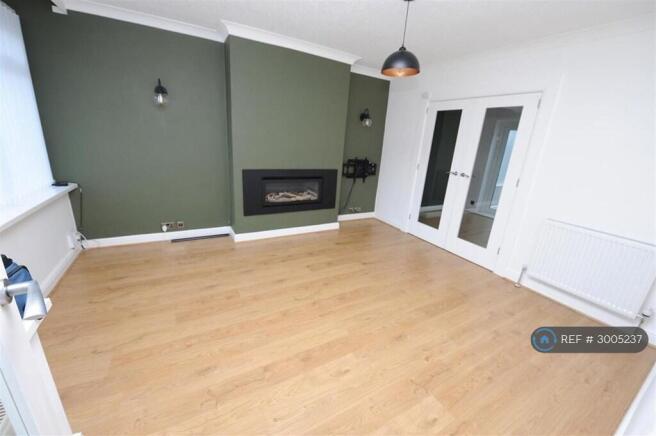 3 bed Semi-Detached to rent Image 5
