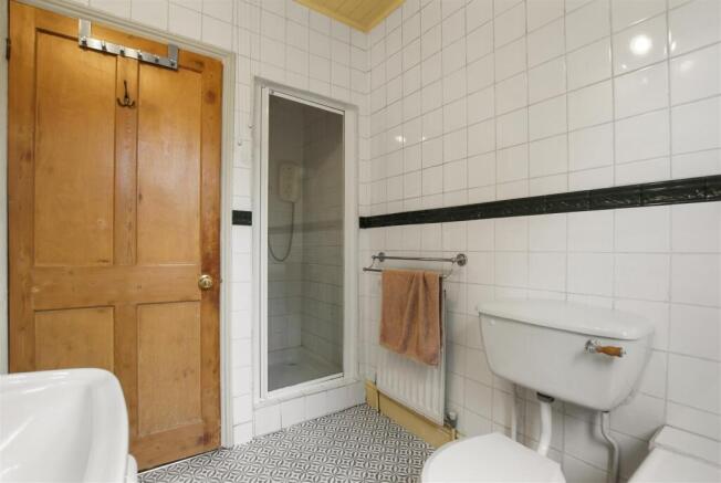 3 bed Semi-Detached Bungalow for sale Image 11