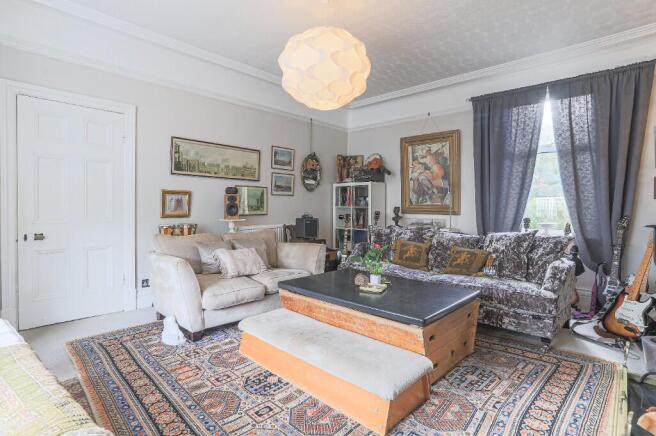 4 bed Detached for sale Image 5