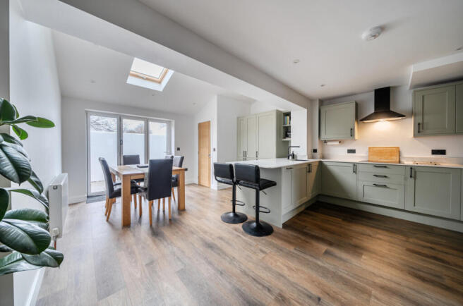 1409083-20-6985cd...