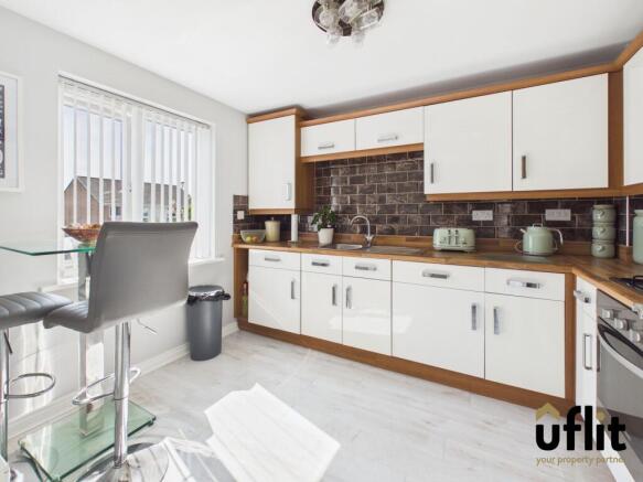 3 bed Semi-Detached for sale Image 7