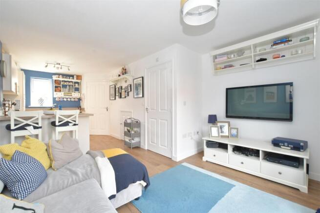 Lounge/ Kitchen Area