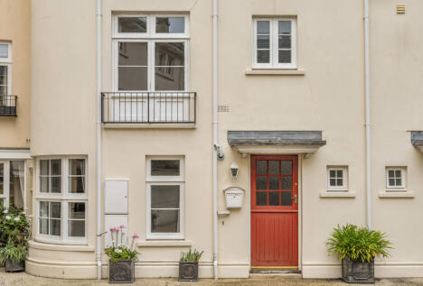 Nash Gardens, Circus Mews, Bath, BA1