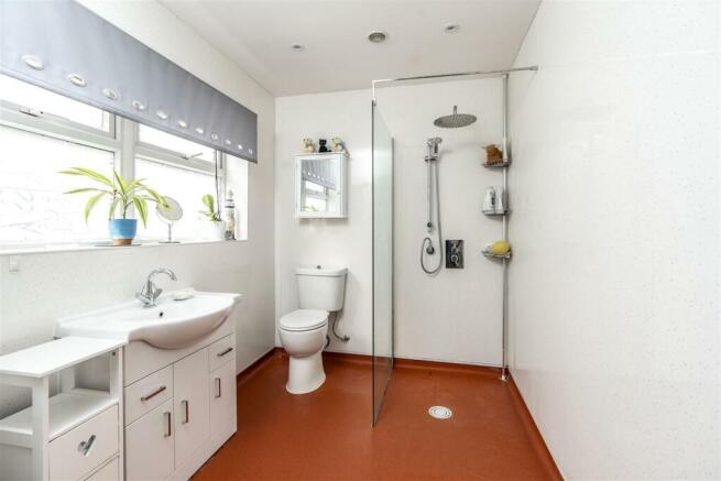 WET ROOM :