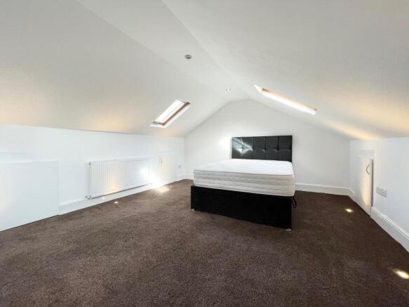 4 bed End of Terrace to rent Image 12