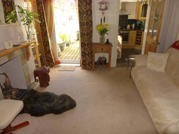 REAR LOUNGE
