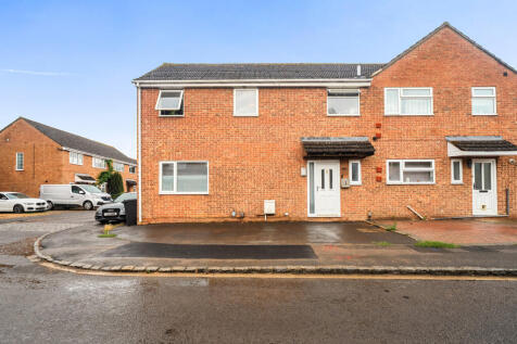 Queens Road, Carterton