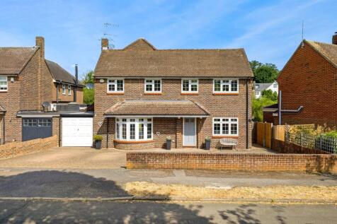 Evelyn Way, Stoke d'Abernon, Cobham, Surrey, KT11