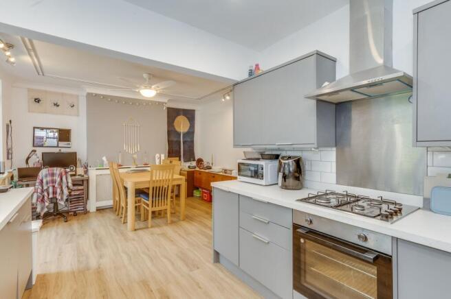 3 bed Terraced for sale Image 10