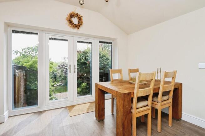 2 bed Semi-Detached for sale Image 7