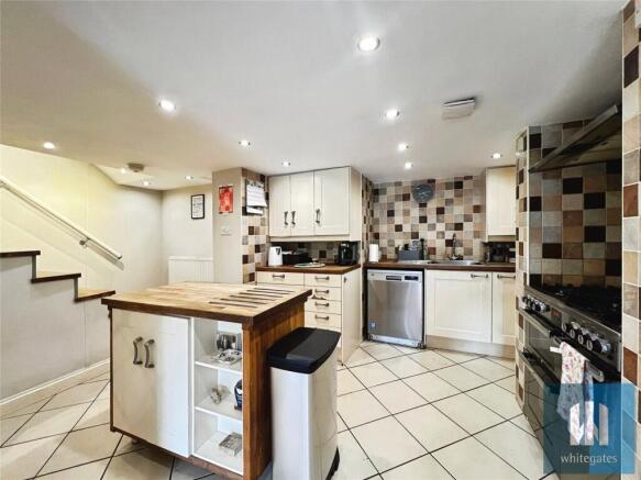3 bed Semi-Detached for sale Image 6