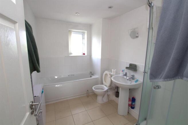 1 bed Apartment to rent Image 6