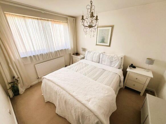 bed 1.jpg