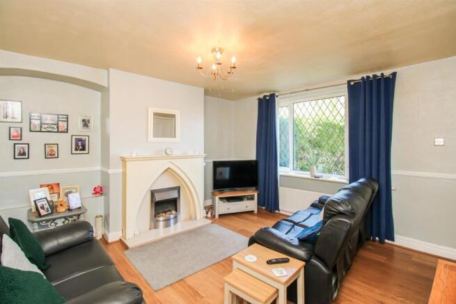 3 bed Semi-Detached for sale Image 4