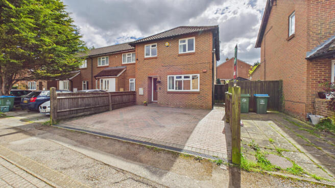 CAM04968G0-PR0109-STILL029