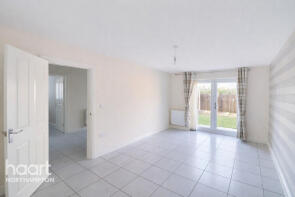 14, Violet Close, Northampton NN4 6FS
