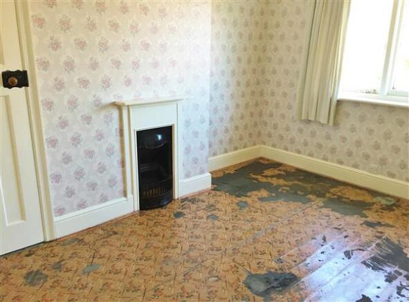 Bedroom (rear)