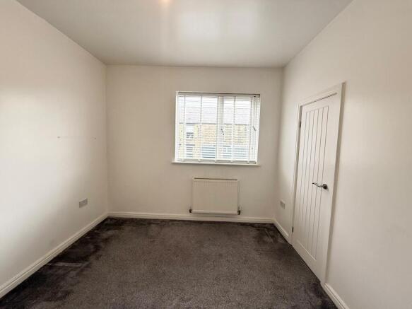 2 bed Flat to rent Image 12