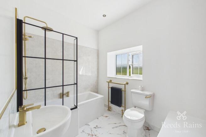 3 bed Terraced for sale Image 4