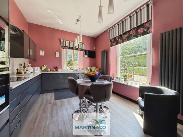 4 bed Semi-Detached for sale Image 7