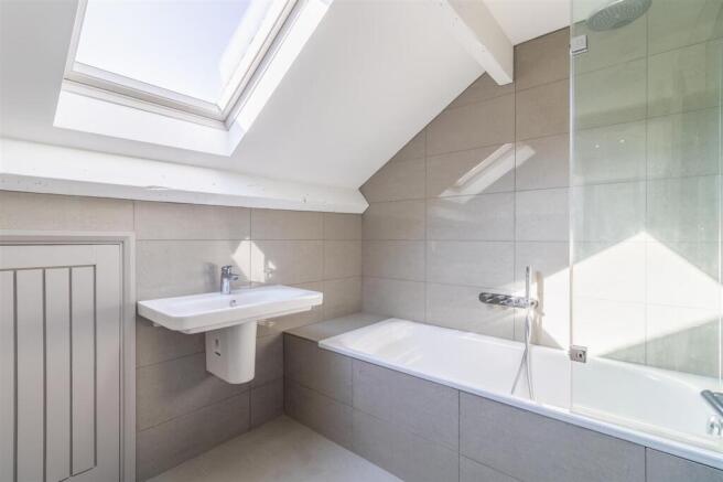 2 bed Semi-Detached for sale Image 11