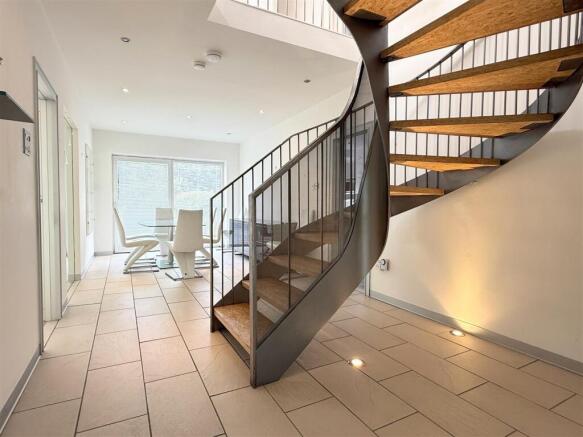 RECEPTION DINING HALLWAY